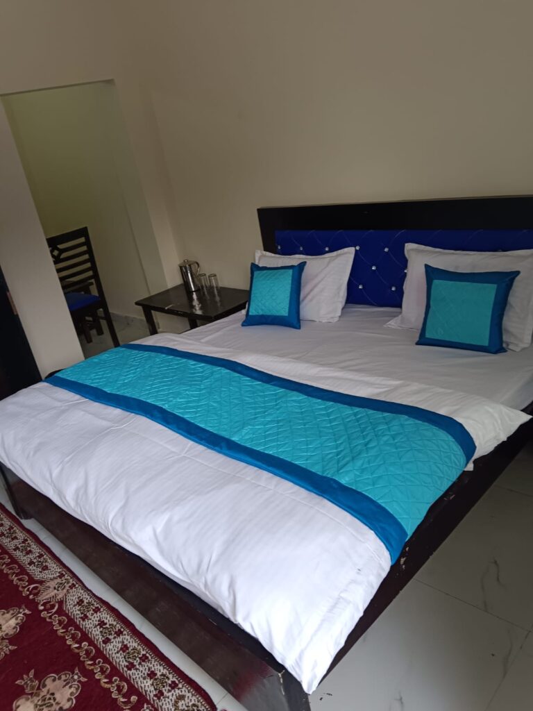 Best hotels in Chaukori for families - Clean and hygienic room interiors.